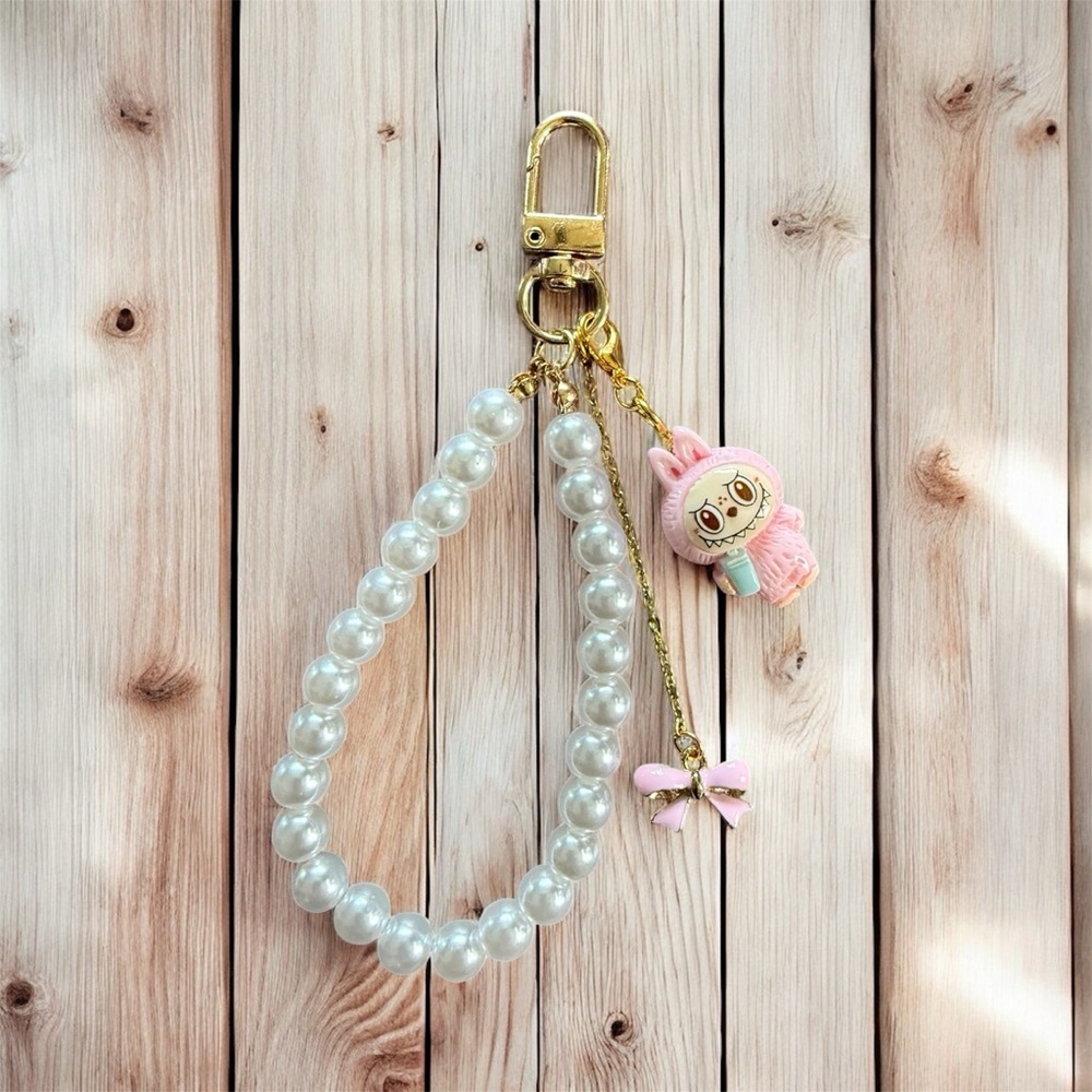 Pearl and Gold Key Holder with Pink Charm
